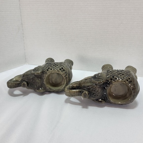 Pair of Grey Ceramic Elephant Tealight Candle Holder figurines - Picture 6 of 8